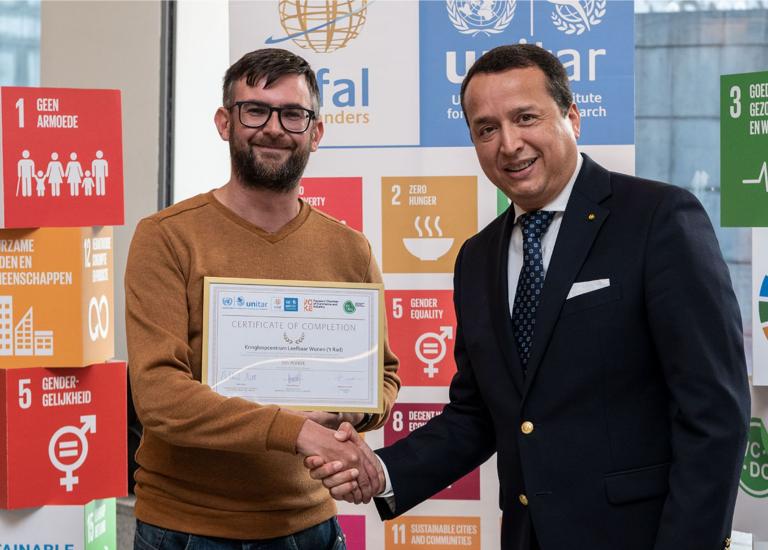 Kringwinkel 't rad ontvangt SDG Pioneer certificaat