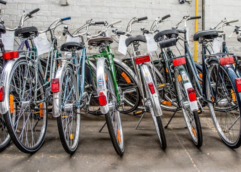 Lenteverkoop tweedehandsfietsen